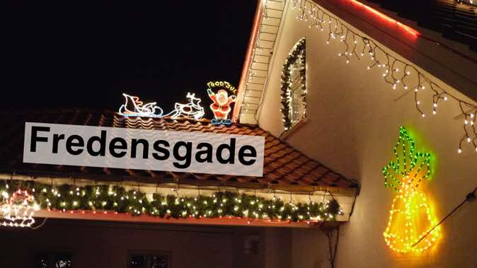 Fredensgade er en villavej på 450 m i centrum af Hinnerup. Fredensgade er særlig kendt for sin julebelysning, der hvert år i december er at finde i gaden. Hvert år besøger op imod 70.000 gæster gaden.